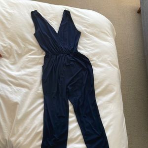 Flattering stretchy jumpsuit! Great for dates or formal events